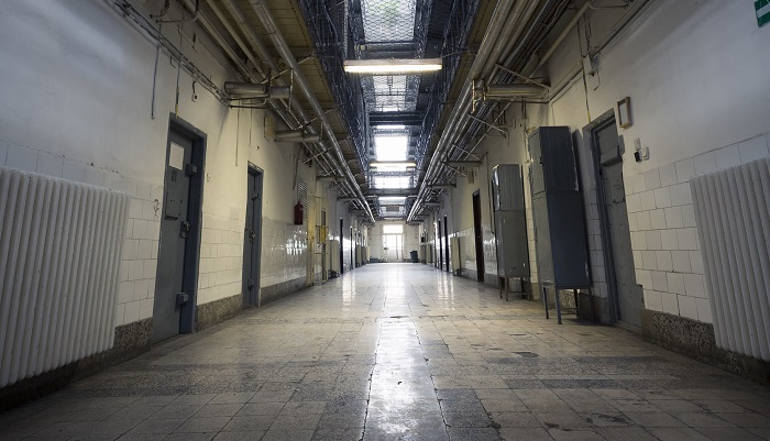 Jak wcześniej opuścić zakład karny?